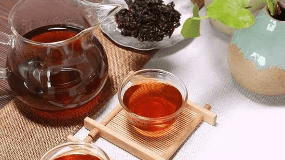 茶水加蜂蜜可以解暑