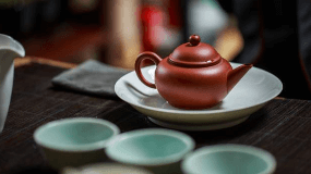 红茶和绿茶的区别是凉茶吗