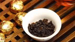 普洱茶配山楂煮水的功效