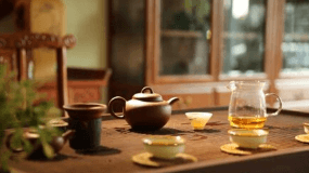 乌龙茶的口感与红茶和绿茶的区别