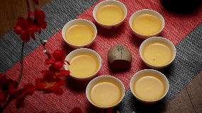 勐海茶厂红丝带普洱茶