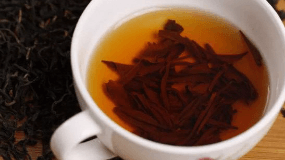 温泉绿茶与红茶的区别