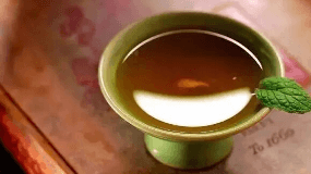 唐朝以前，古人用茶叶制作饮品不是用泡，而是用煮的