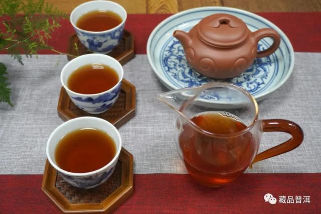 老茶评鉴！04年勐海茶厂甲级生沱，大益标、小白菜，陈年老木香