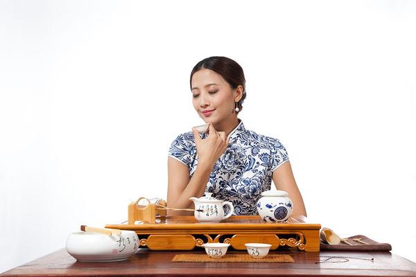 夏颖说茶：普洱茶特色品饮文化