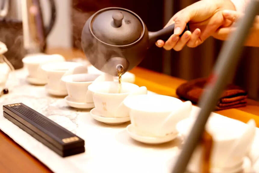 不同壶型对于泡茶，都有哪些影响？白茶用什么泥料紫砂壶来泡？