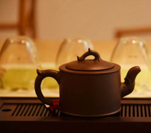 紫砂壶泡茶的好处早有耳闻，那它对人体的益处您又知晓几分？