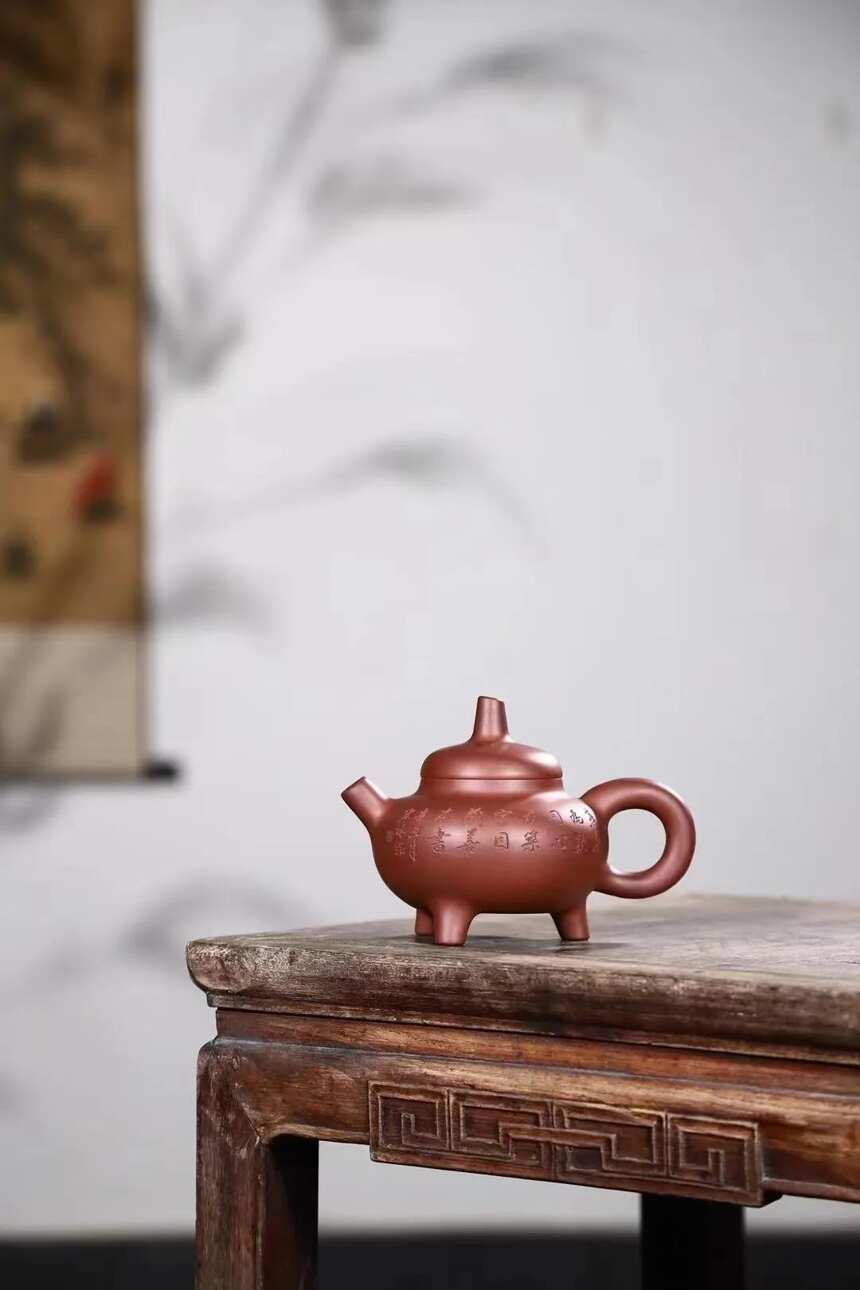 家中翻出一把古董紫砂壶，要一夜暴富了吗？
