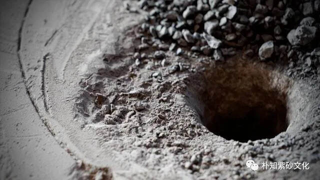 你知道真正的原矿紫砂泥料，是如何炼制的吗？