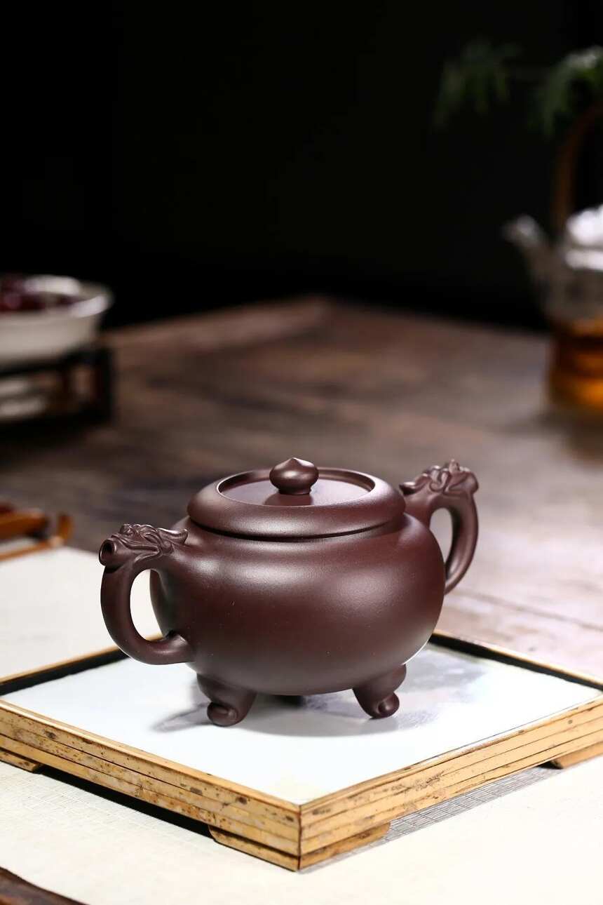 「龙行天下」刘彩萍（国工艺美术师）宜兴原矿紫砂茶壶