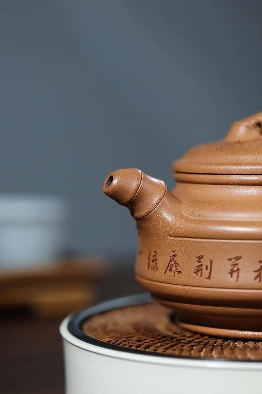 牟锦芬（研究级高工艺美术师）宜兴原矿紫砂茶壶
