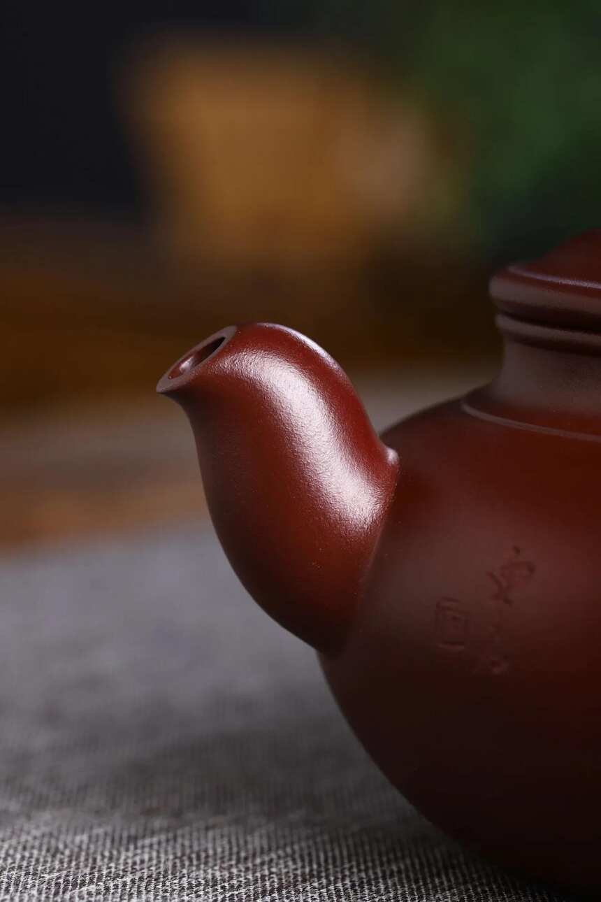 「玉露」黄龙山龙血砂，300cc，刘莹 宜兴原矿紫砂茶壶