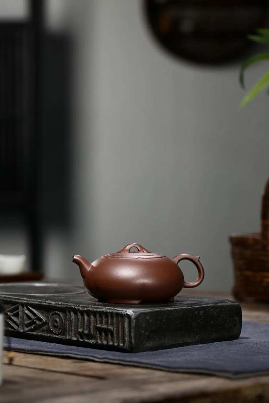 「碗灯」刘彩萍（国工艺美术师）宜兴原矿紫砂茶壶