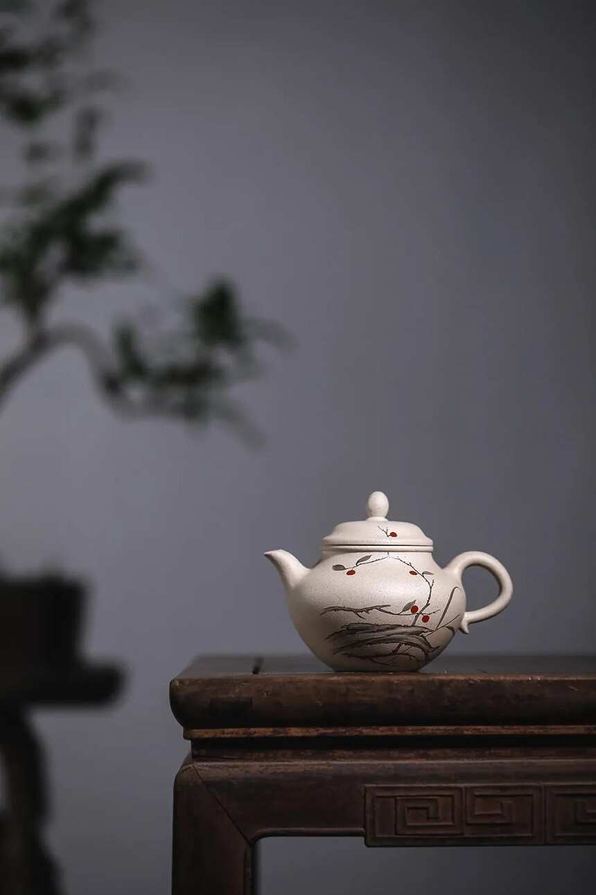 「秋水」共生矿白段，容量240cc 王蓉，宜兴原矿紫砂茶壶