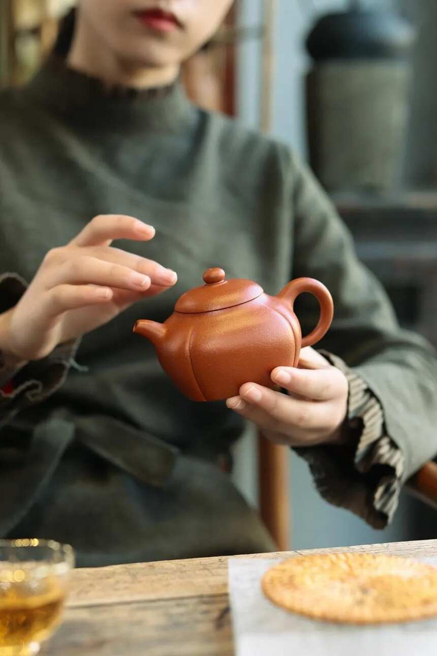 「井四方」潘国华 （国助理工艺美术师）宜兴原矿紫砂茶壶