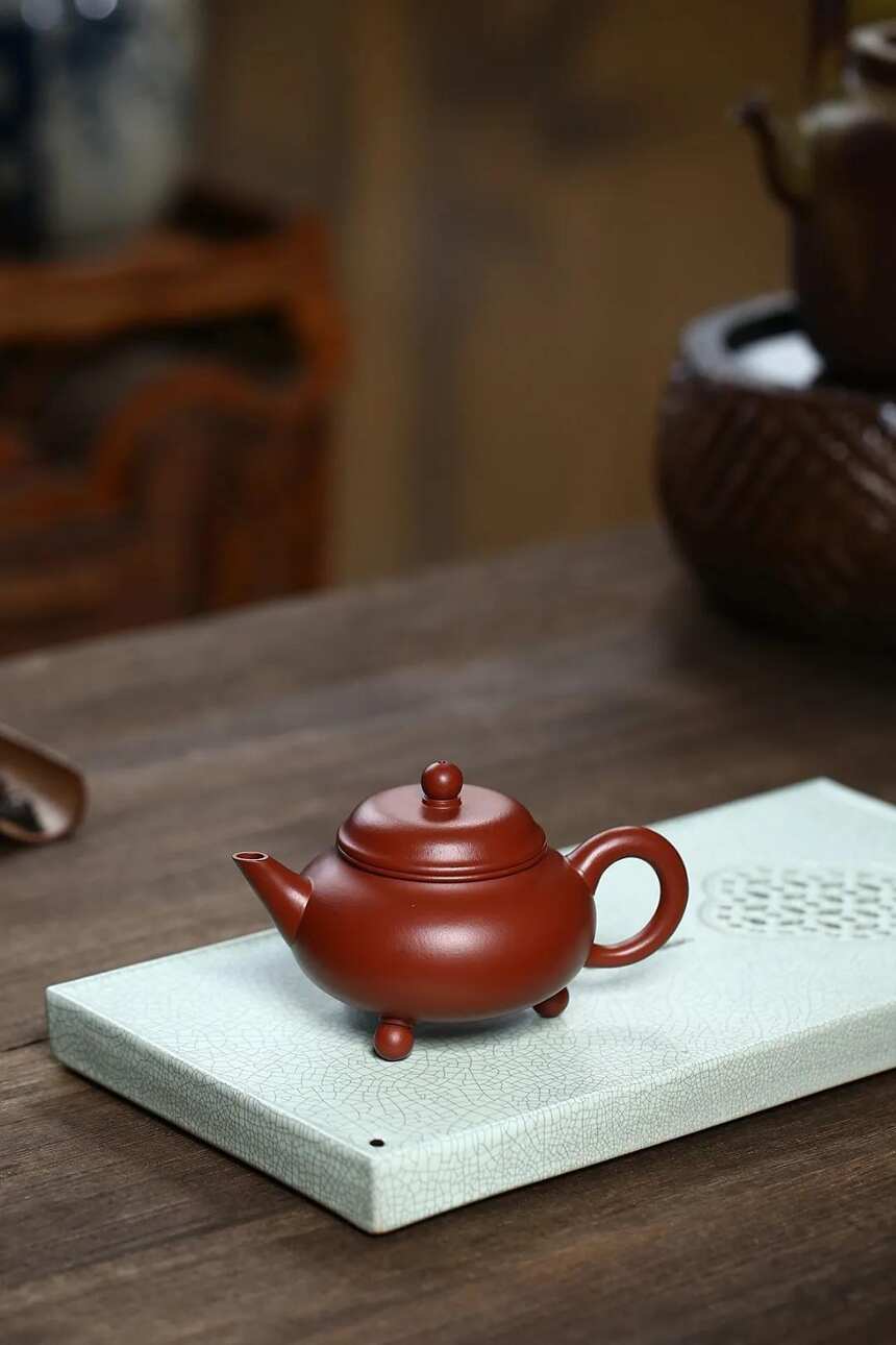 《三足水平》国工艺美术师 柯俊芬 宜兴原矿紫砂茶壶