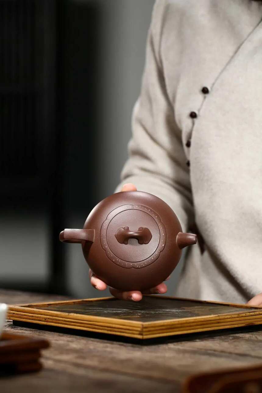 「碗灯」刘彩萍（国工艺美术师）宜兴原矿紫砂茶壶