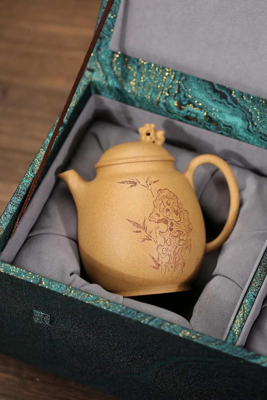 「石语」黄金段·180cc·球孔，宜兴原矿紫砂茶壶