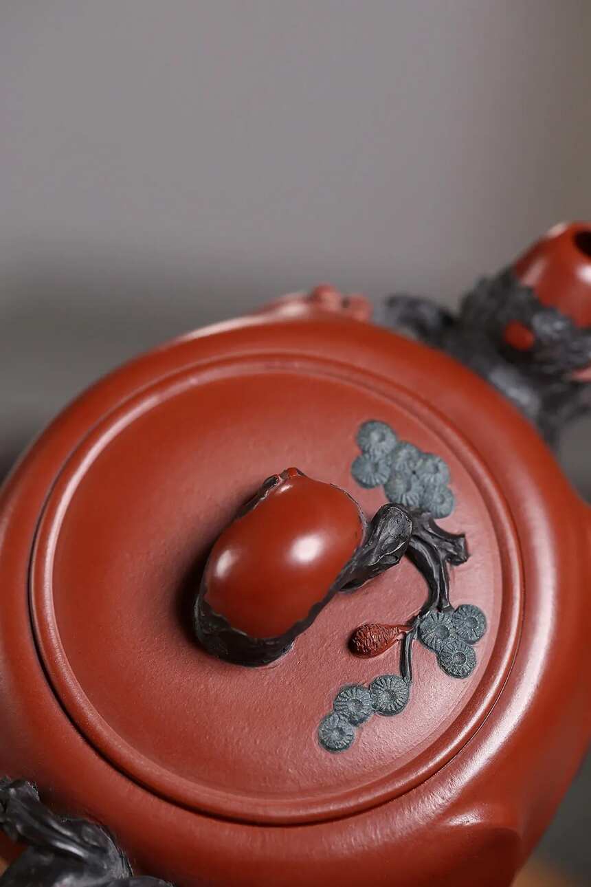 刘莹 四方松桩「泥料」：稀有大红袍「容量」：320cc