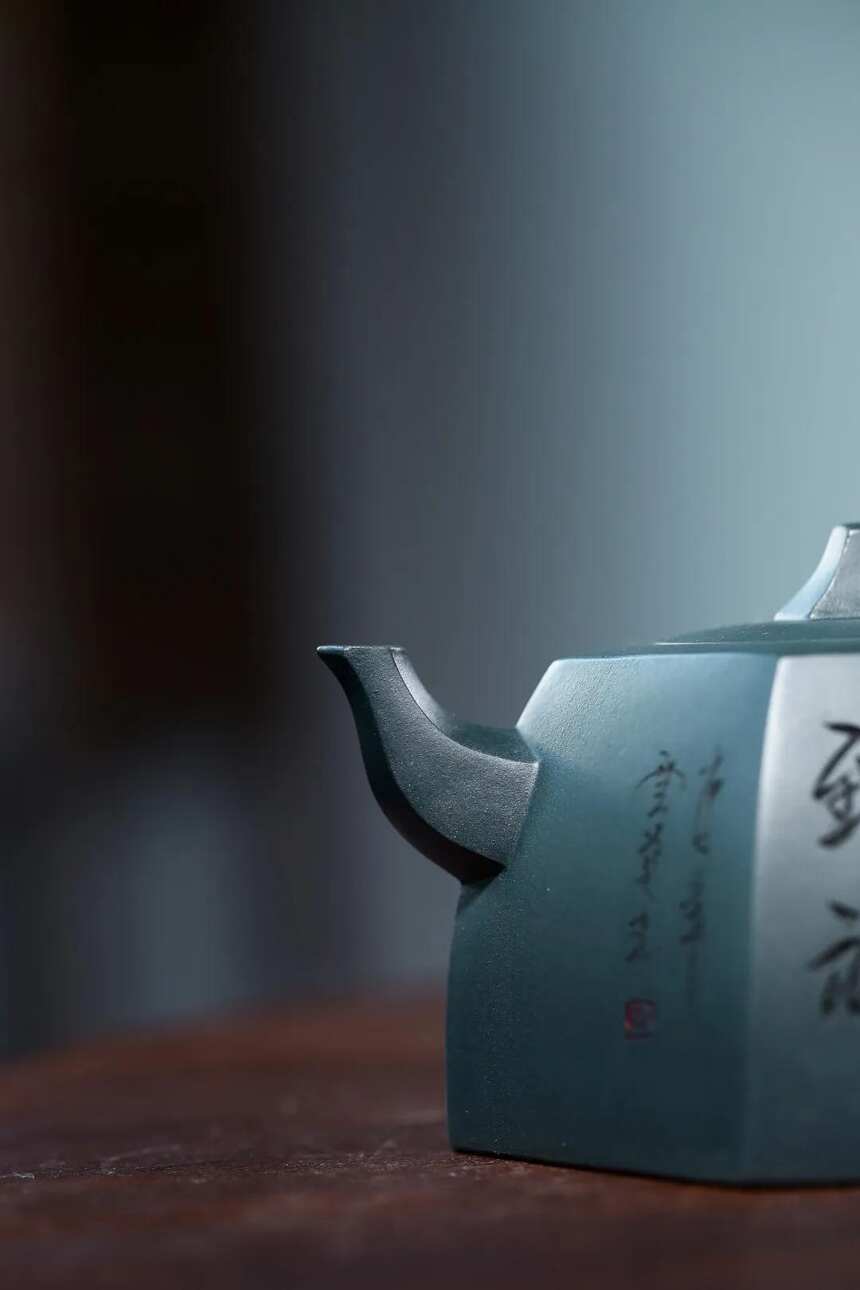 「六方井栏」刘彩萍（国工艺美术师）宜兴原矿紫砂茶壶