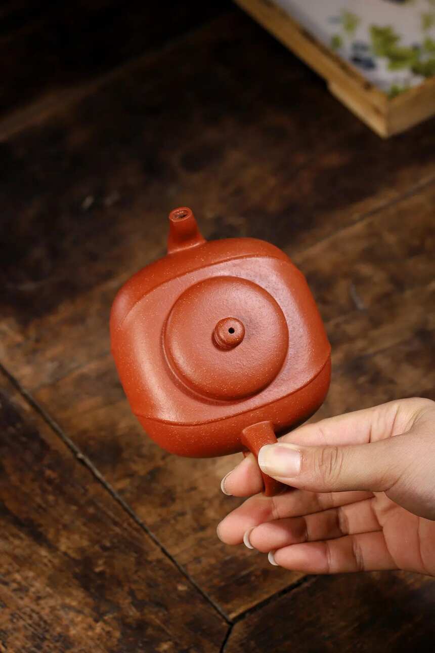 「玉带」殷俊雅 （国工艺美术员）宜兴原矿紫砂茶壶