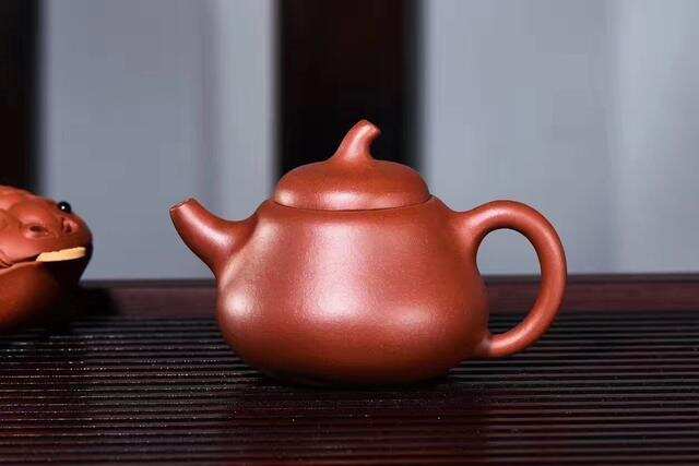 靠炒作，紫砂壶会是下一个普洱茶吗？