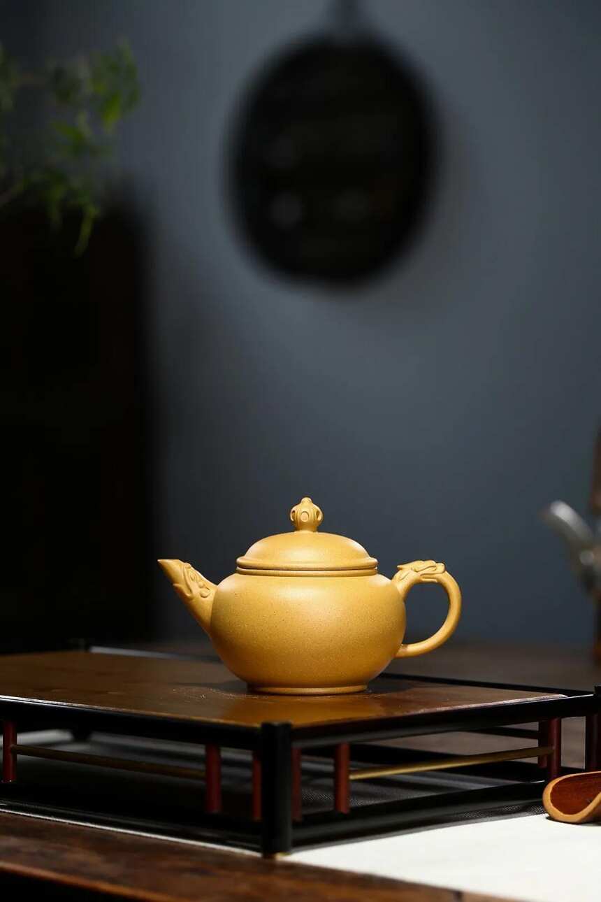 「水平龙尊」刘彩萍（国工艺美术师）宜兴原矿紫砂茶壶