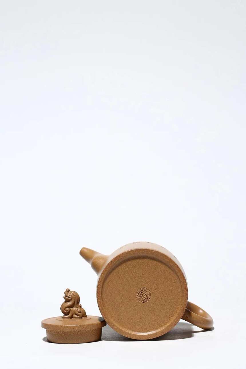 研高赵明敏-收藏级重器作品名称「狮尊」老段泥580cc刻绘沐尘
