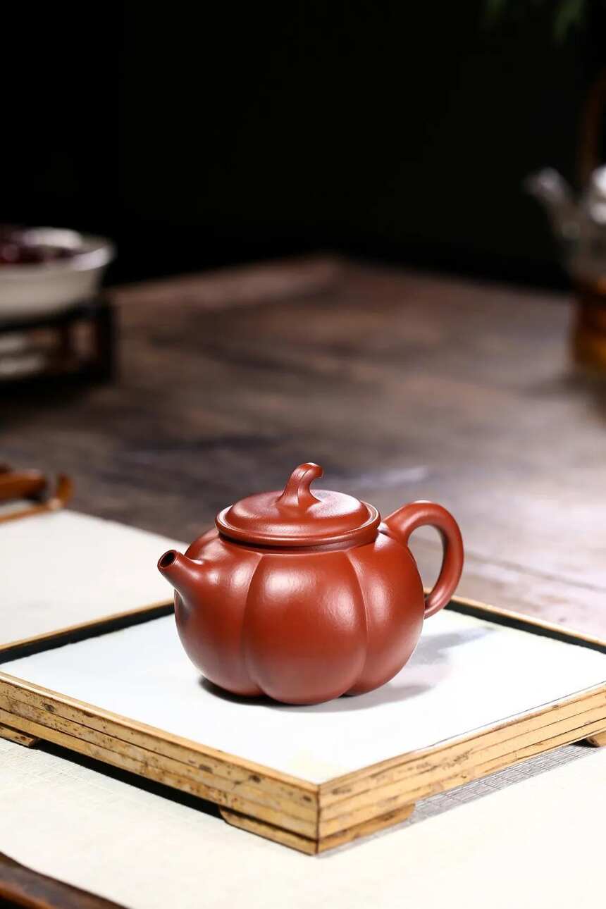 「茄瓜」刘彩萍（国工艺美术师）宜兴原矿紫砂茶壶