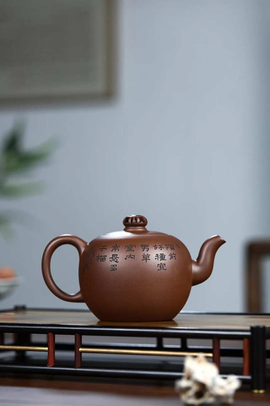 牟锦芬（研究级高工艺美术师）一粒珠 紫泥 宜兴原矿紫砂茶壶
