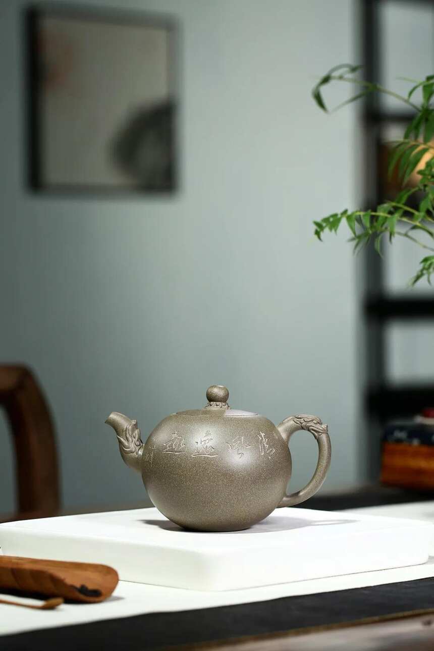 「龙珠」许响新（国助理工艺美术师）宜兴原矿紫砂茶壶