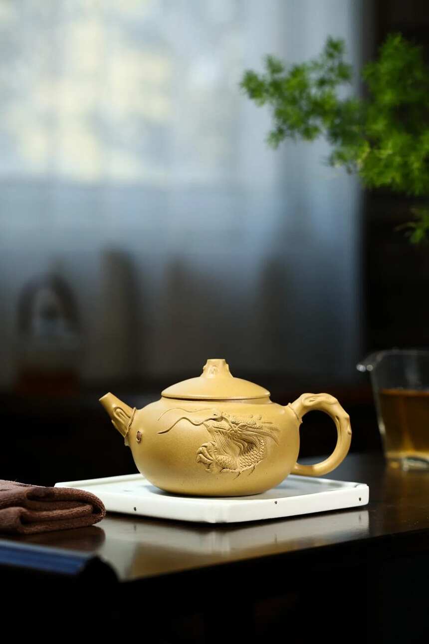 「隐龙」蒋爱英（国高工艺美术师）宜兴原矿紫砂茶壶
