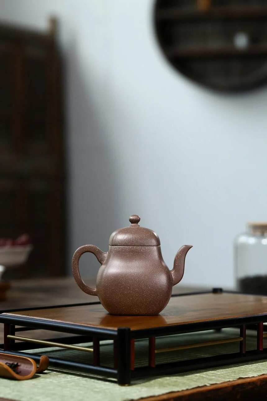 「儒方思亭」储卫珍（国工艺美术师）宜兴原矿紫砂茶壶