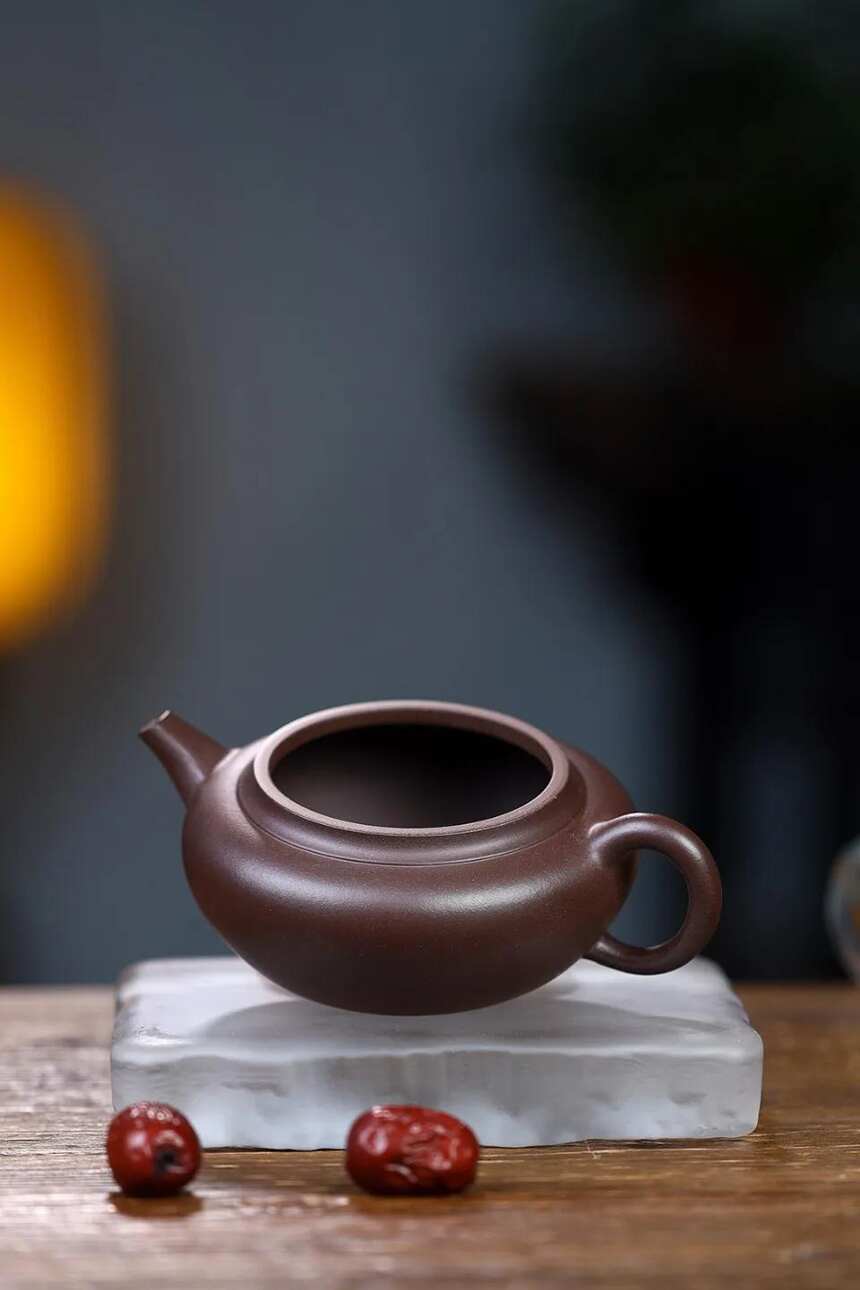 《扁笠》余文元 国工艺美术师 宜兴原矿紫砂茶壶