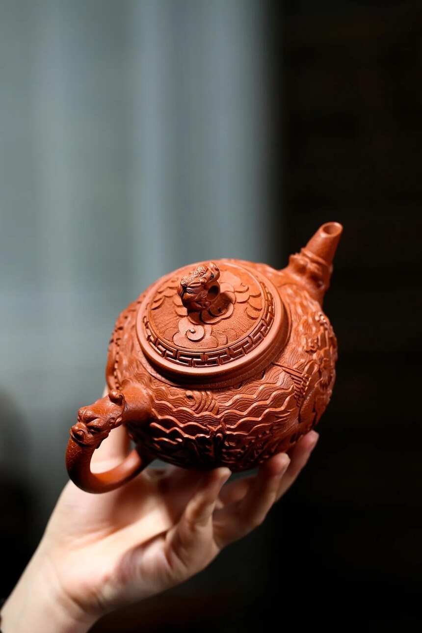 「浮雕水平」蒋爱英（国高工艺美术师）宜兴原矿紫砂茶壶