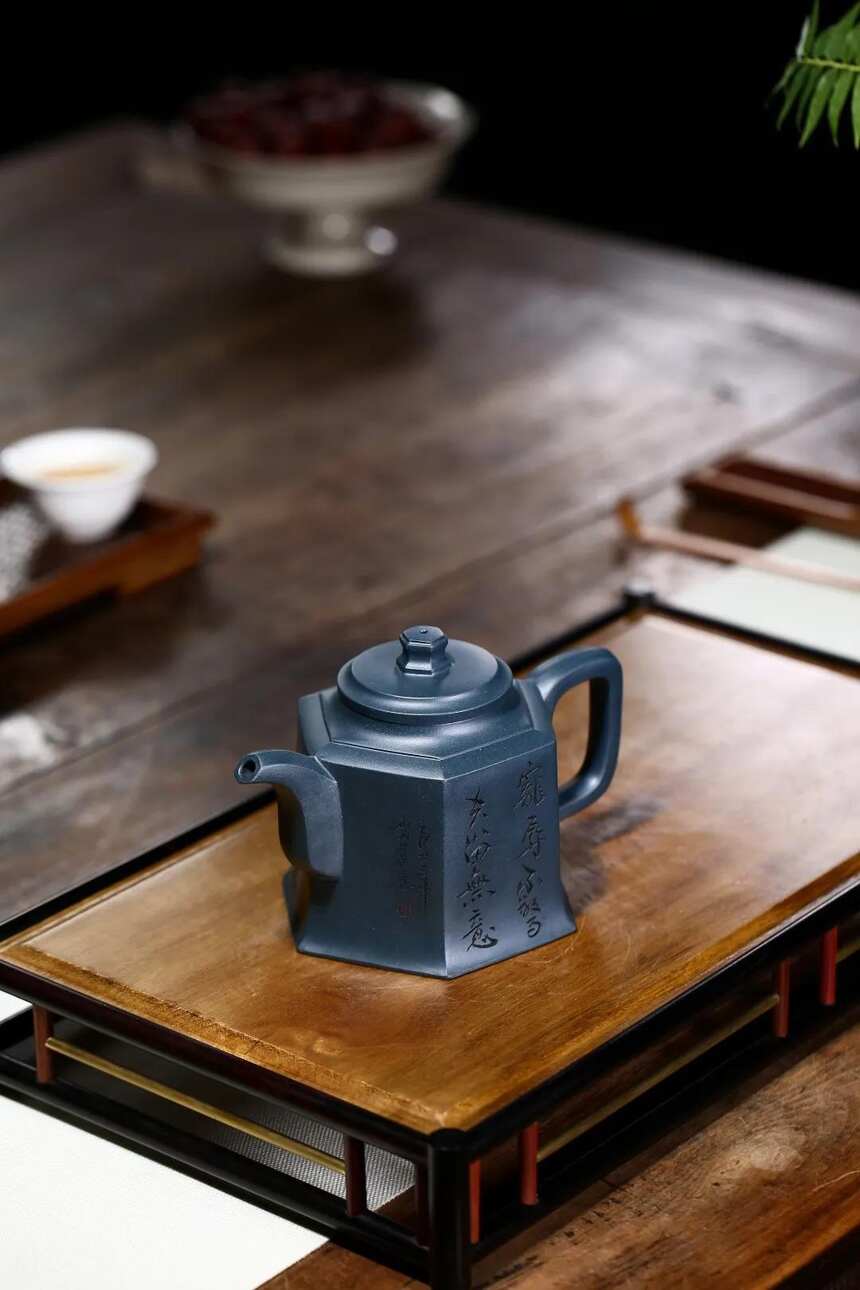 「高六方」刘彩萍（国工艺美术师）宜兴原矿紫砂茶壶