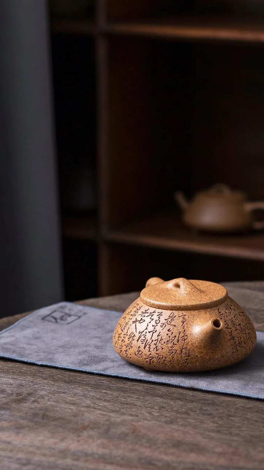 朱虹，景舟石瓢·爱莲说系列·300cc，宜兴原矿紫砂茶壶