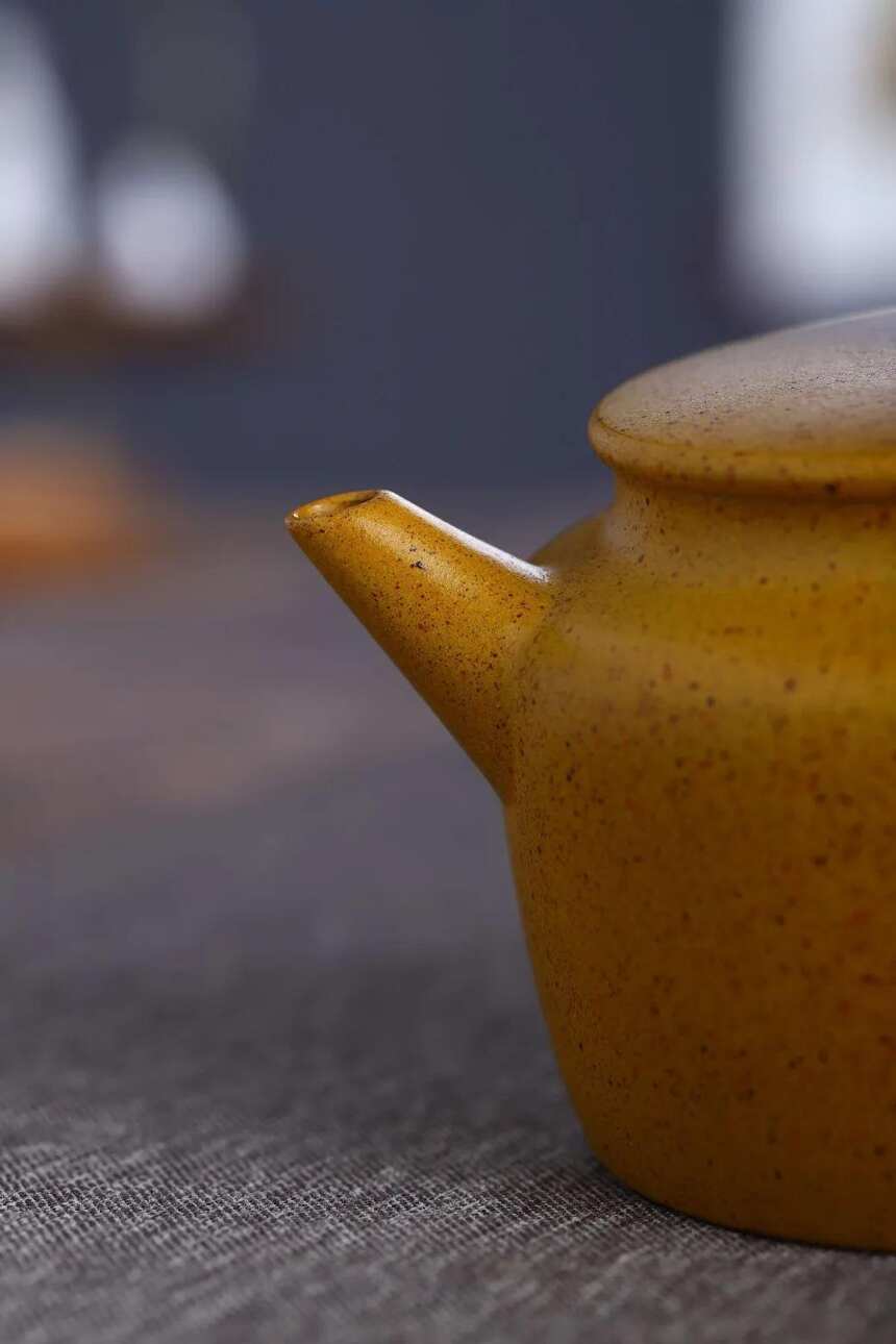 「剑流德钟」狄姣姣（国工艺美术师）宜兴原矿紫砂茶壶