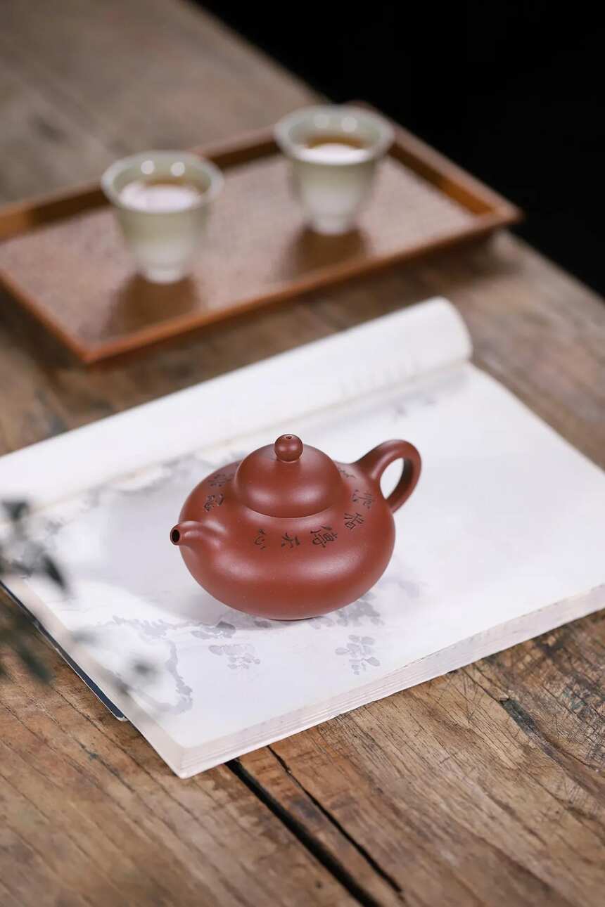 「华颖壶」原矿红皮龙泥料，220cc，邵明（国助理工艺美术师）