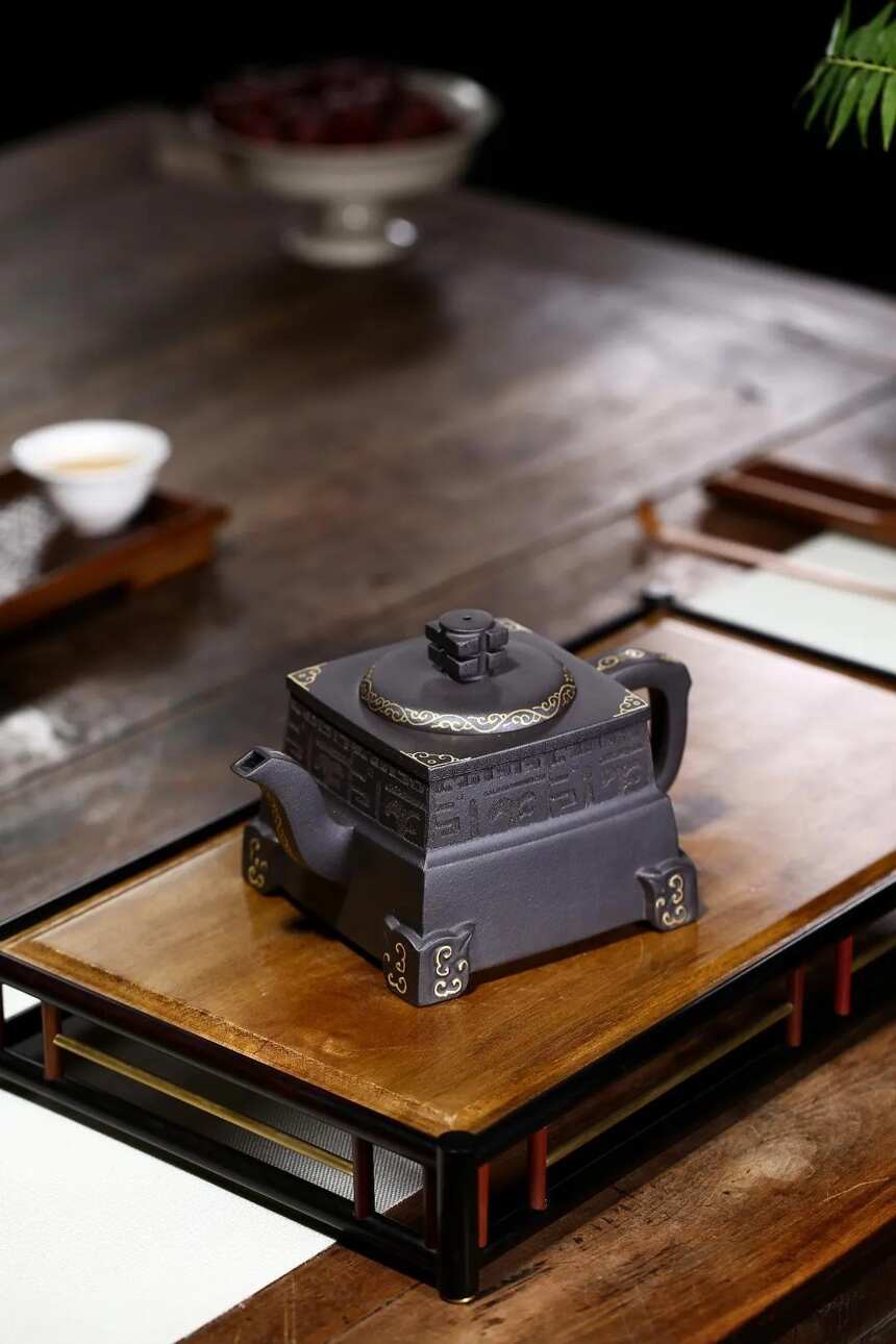 「四方至尊」刘彩萍（国工艺美术师）宜兴原矿紫砂茶壶