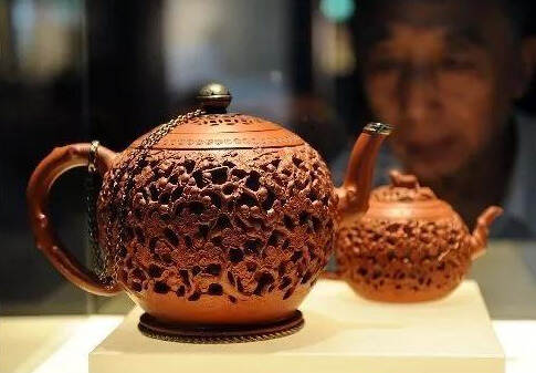 谁说中国人才玩紫砂壶，紫砂壶风靡欧洲的时候，你还不知在哪呢
