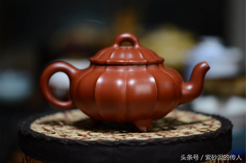 茶壶夜话 | 图文鉴赏 | “高温”朱泥大器“三足井栏”！