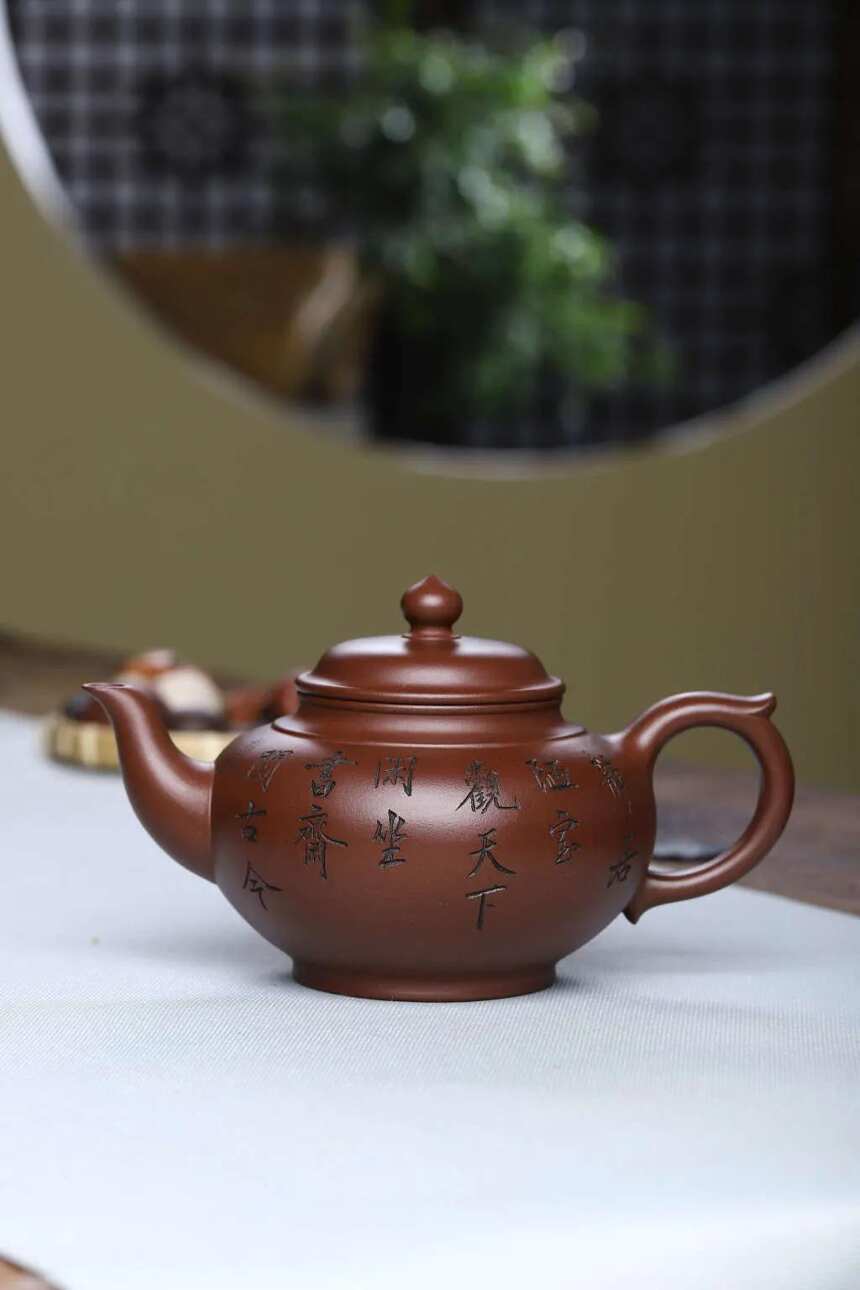 「笑樱」600毫升，宜兴原矿紫砂茶壶，底槽清，国高工艺美术师