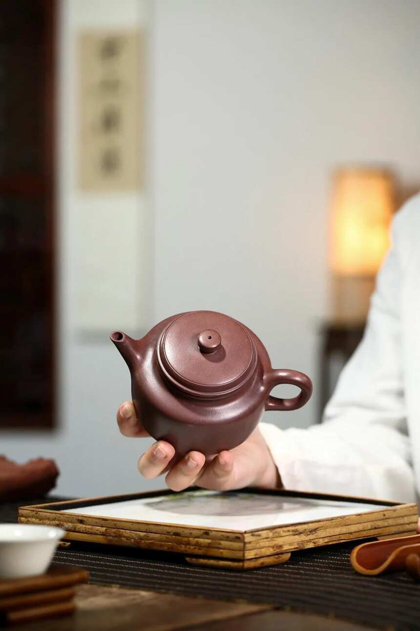 「剑流德钟」刘彩萍（国工艺美术师）宜兴原矿紫砂茶壶