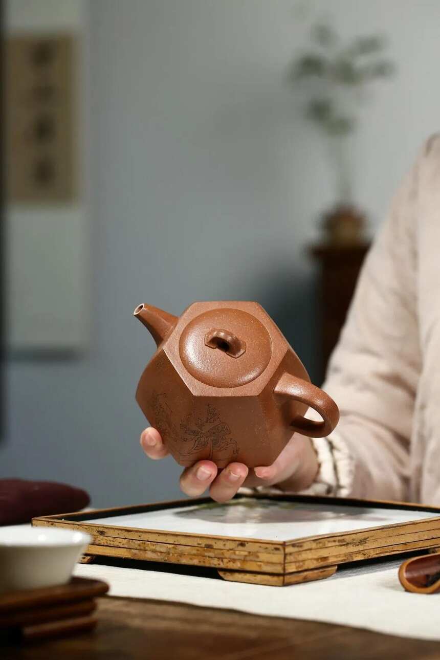 《六方井栏》陆仕兴（国工艺美术师）宜兴原矿紫砂茶壶