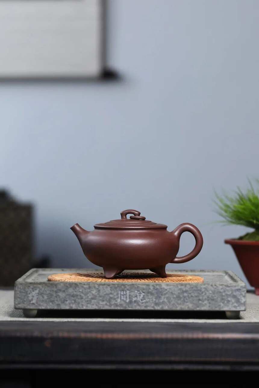 「三足香炉」范俊华（国助理工艺美术师）宜兴原矿紫砂茶壶