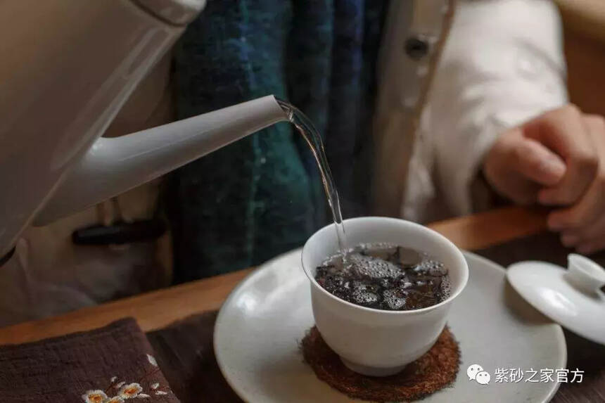 辟谣 | 茶汤中的泡沫是因为茶叶不好？能喝吗？