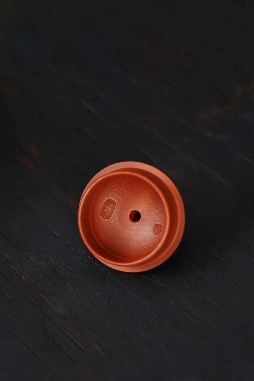 梨型·朱泥·160cc·7孔·陈静静（制）宜兴原矿紫砂茶壶