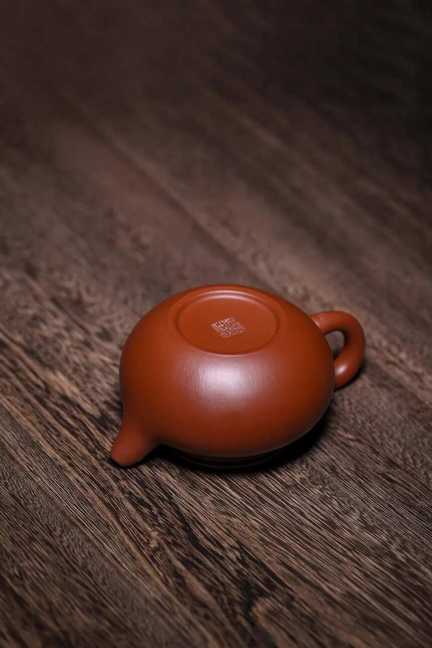 高仿古·朱泥·320cc·16孔·杨老师（制）宜兴原矿紫砂茶壶