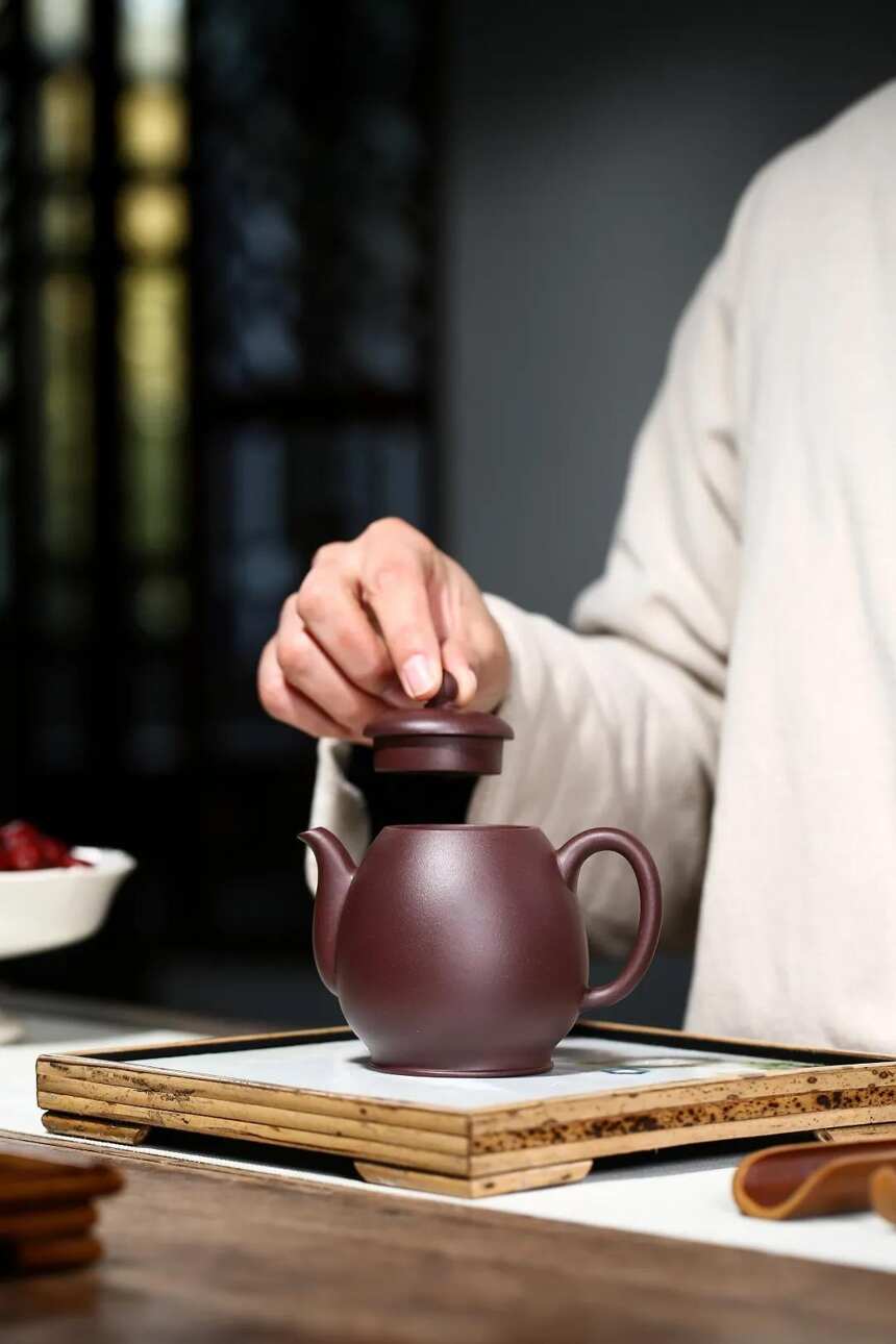 「高丽」许响新（国助理工艺美术师）宜兴原矿紫砂茶壶